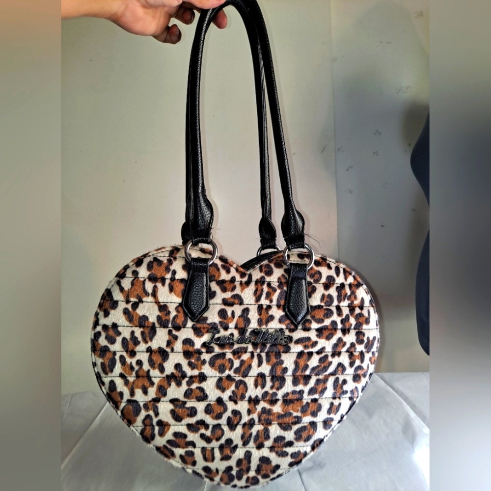 Lux De Ville leopard heart-shaped. handbag purse